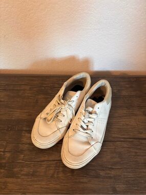 Shoes size 7.5